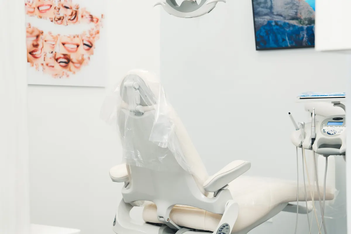 Treatment room at Omni Dental in Arlington Heights, IL